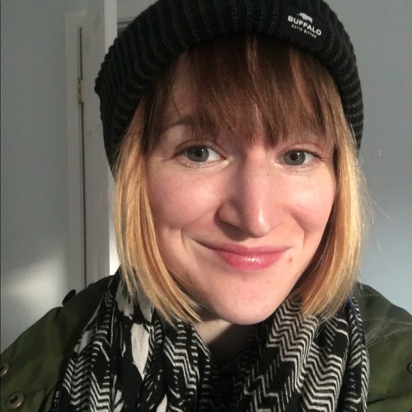 Meet your Posher, Allison - Picture 1 of 1